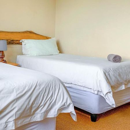 Wits End Mountain Resort Champagne Valley 外观 照片
