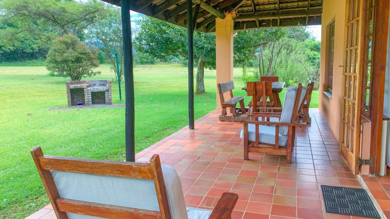 Wits End Mountain Resort Champagne Valley 外观 照片