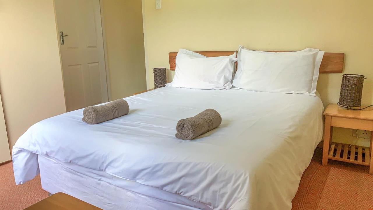 Wits End Mountain Resort Champagne Valley 外观 照片