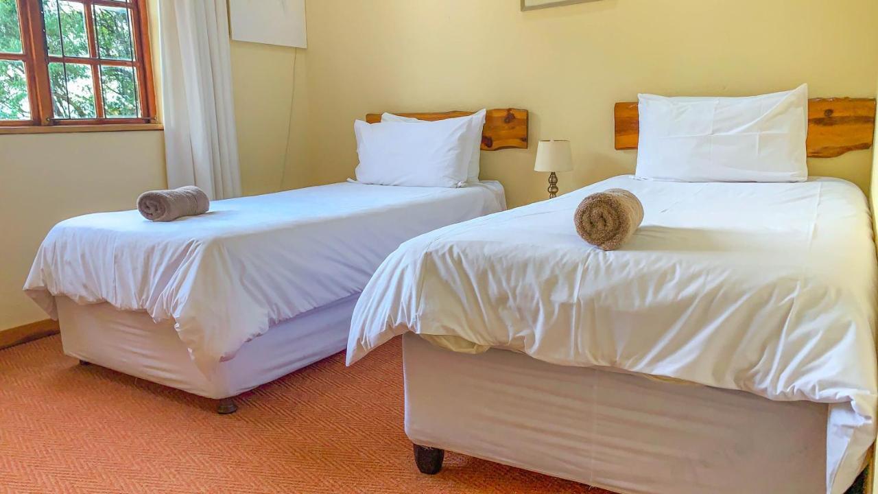 Wits End Mountain Resort Champagne Valley 外观 照片