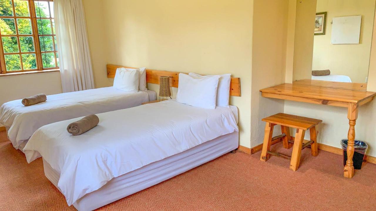 Wits End Mountain Resort Champagne Valley 外观 照片