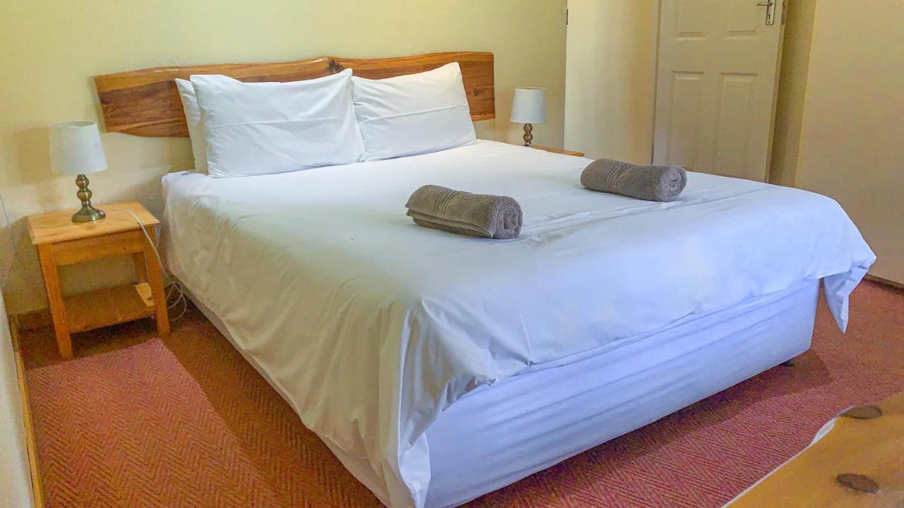 Wits End Mountain Resort Champagne Valley 外观 照片