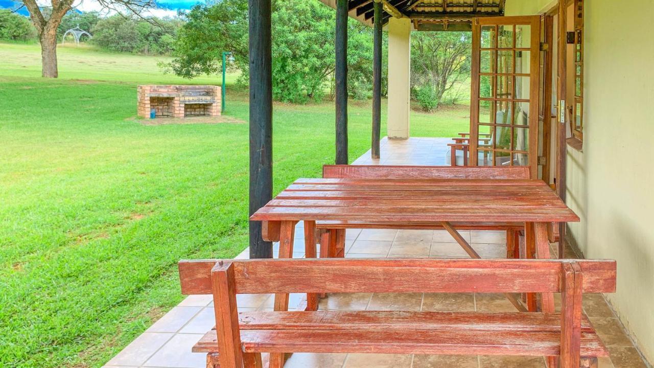 Wits End Mountain Resort Champagne Valley 外观 照片