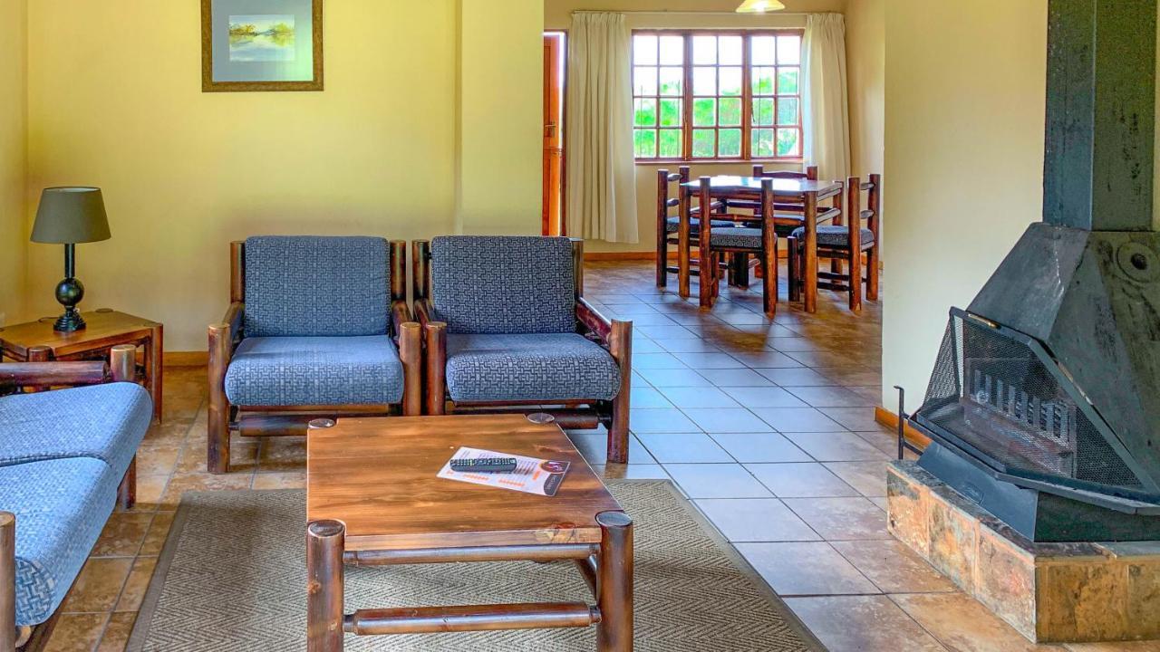 Wits End Mountain Resort Champagne Valley 外观 照片
