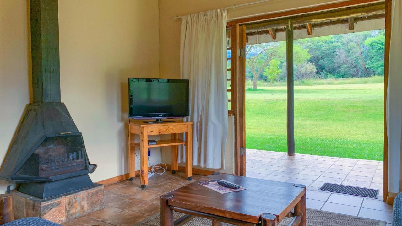 Wits End Mountain Resort Champagne Valley 外观 照片