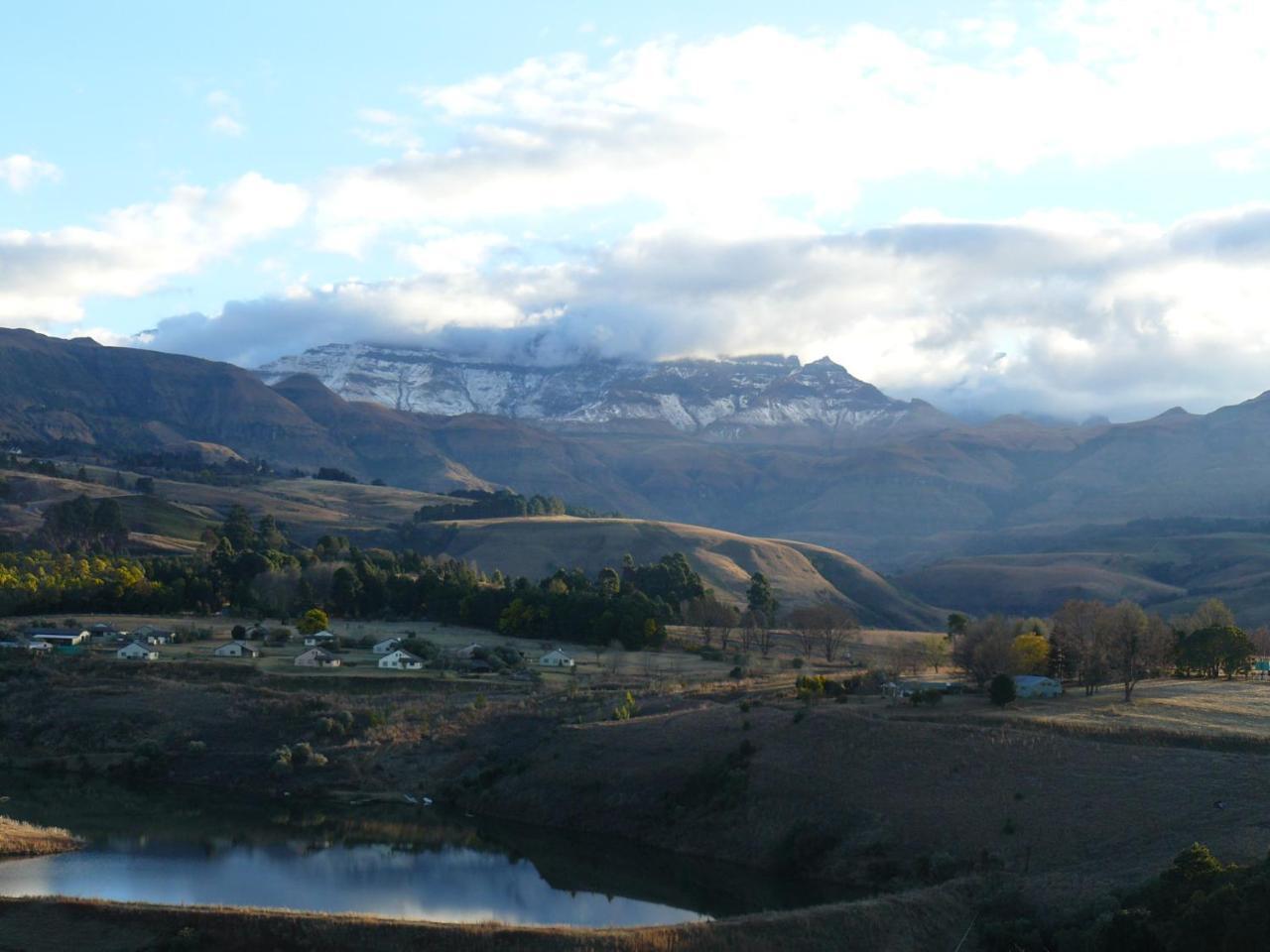 Wits End Mountain Resort Champagne Valley 外观 照片