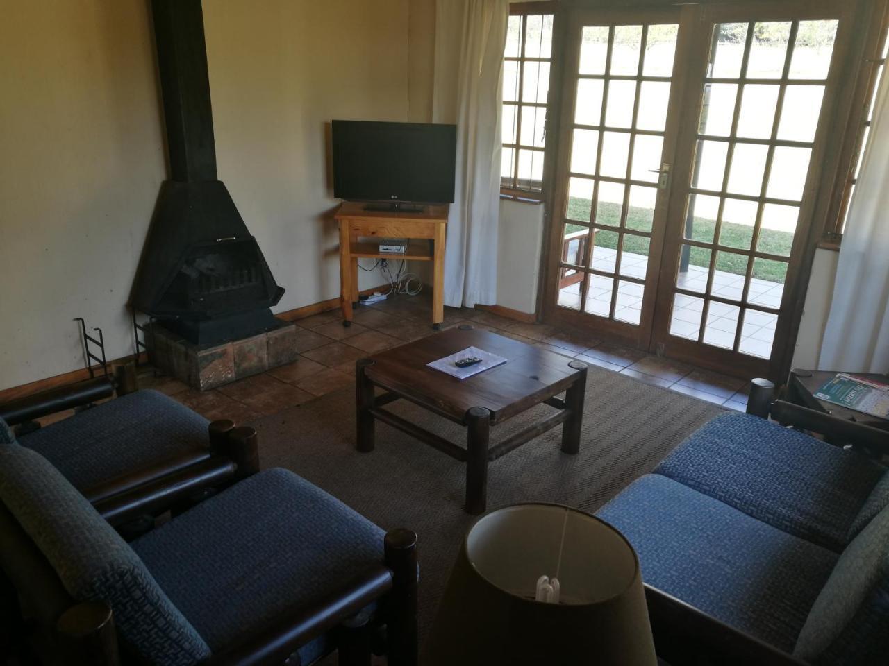Wits End Mountain Resort Champagne Valley 外观 照片