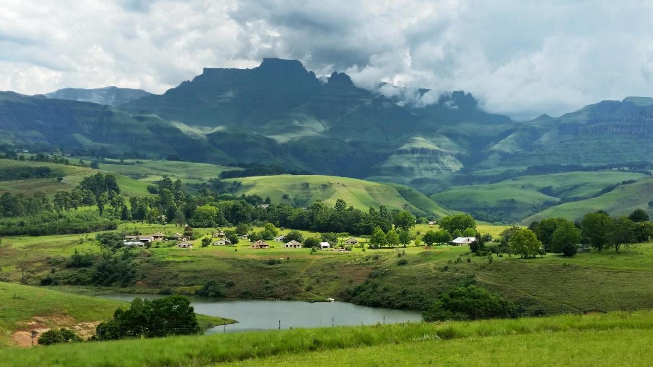 Wits End Mountain Resort Champagne Valley 外观 照片